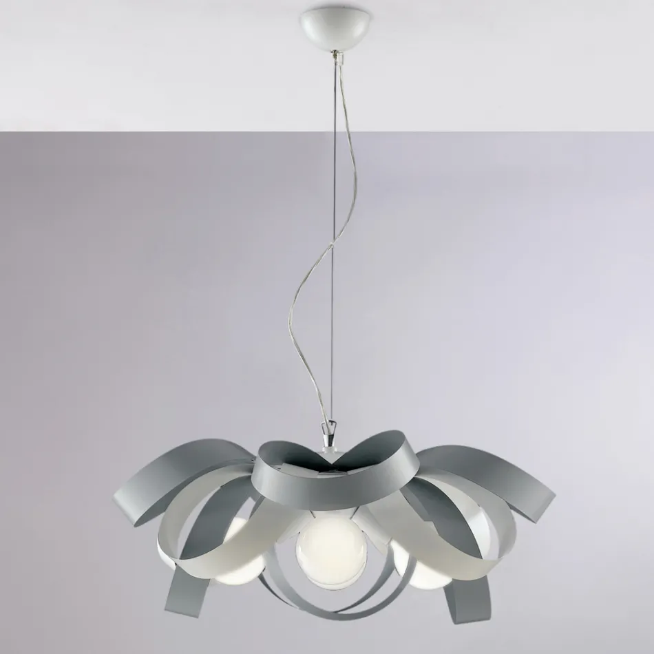 Biały metalowy żyrandol w stylu shabby chic do gustownego wystroju – Sea Viadurini