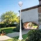 Lampa uliczna o wysokości 208 cm z białego akrylu i aluminium, wyprodukowana we Włoszech - Trovabianco Viadurini