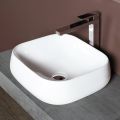 Nowoczesna biała ceramiczna umywalka nablatowa w kwadratowym kształcie – Papavero