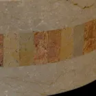 z okrągłą umywalką w kamieniu naturalnym Clio Białej Viadurini