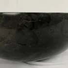 Czarna okrągła umywalka nablatowa z kamienia naturalnego Levi, unikat Viadurini