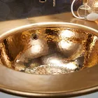 Wbudowana umywalka z szamotowej gliny z 3 wykończeniami Made in Italy - Erioli Viadurini