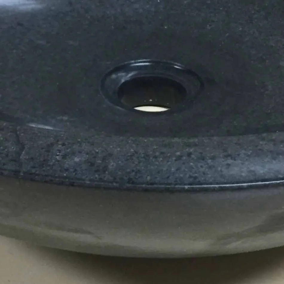 Umywalka nablatowa w kolorze czarnym z kamieniem naturalnym Ziva Viadurini