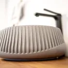 Okrągła umywalka nablatowa wykonana z cementu i żywicy - Ibisco Viadurini