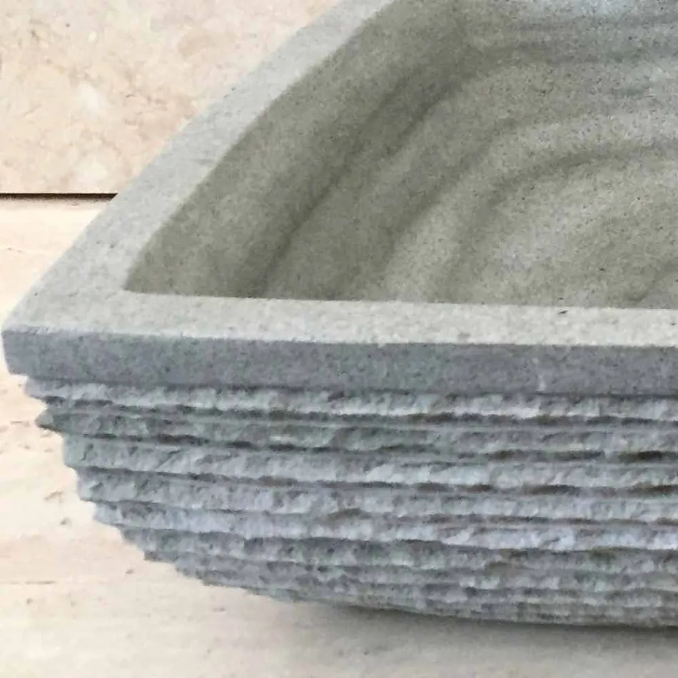 Zaprojektuj umywalkę z zielonego blatu w kamieniu Hilda Viadurini