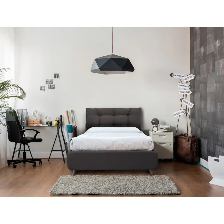 Pełnowymiarowe łóżko z wyściełanym zagłówkiem i nóżkami Made in Italy - Aaron Viadurini