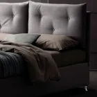 Łóżko podwójne 160x190 z ozdobnymi guzikami w poduszkach - Rays Viadurini