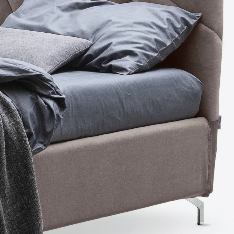 Łóżko podwójne 160x190 z pikowaniem geometrycznym - Ciottolino Viadurini