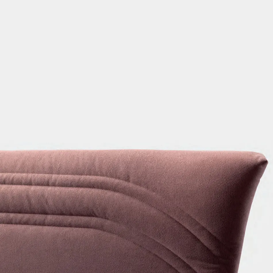 Łóżko podwójne 160x190 z zakrzywionymi liniami i podwójnym pikowanym pasem - Gioie Viadurini