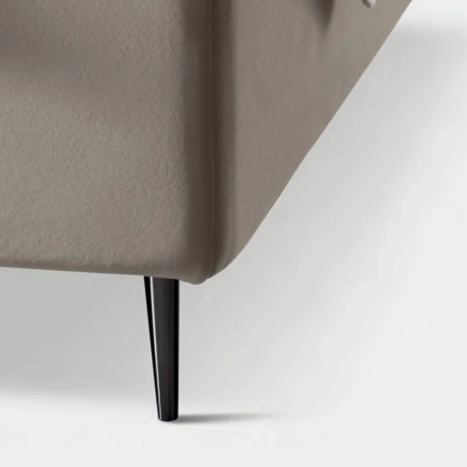 Łóżko podwójne 160x190 z pikowaniem i szerokimi pionowymi pasami - Magan Viadurini