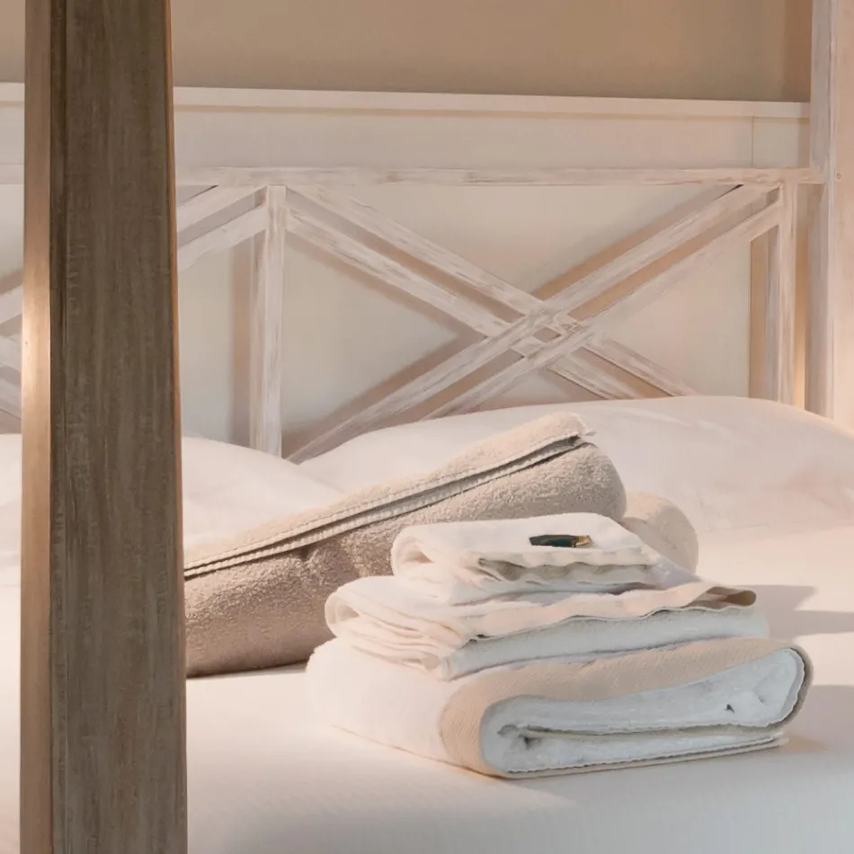 Łóżko podwójne 160x200 z baldachimem z litego drewna tekowego – akwarela Viadurini