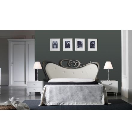 Podwójne łóżko z żelaza i prawdziwej skóry, 2 szafki nocne i materac - powody Viadurini