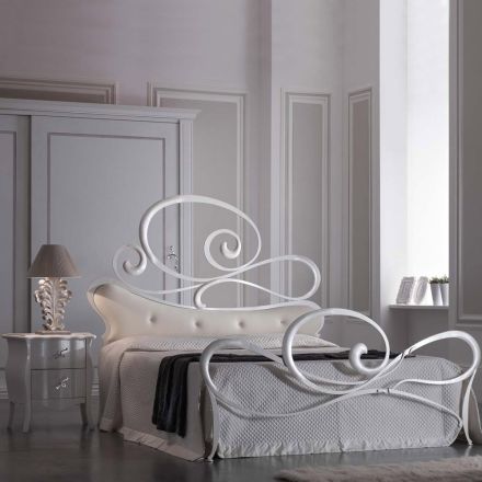 Podwójne łóżko z prawdziwej skóry z materacem i 2 stolikami nocnymi Made in Italy - Laser Viadurini