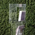 Regał wolnostojący z przezroczystego lub wędzonego kryształu akrylowego - Icaria Viadurini