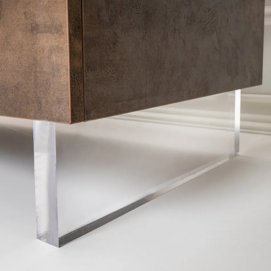 Kredens z 2 drzwiami i 2 centralnymi otwartymi przegródkami z melaminy Made in Italy - Minnie Viadurini