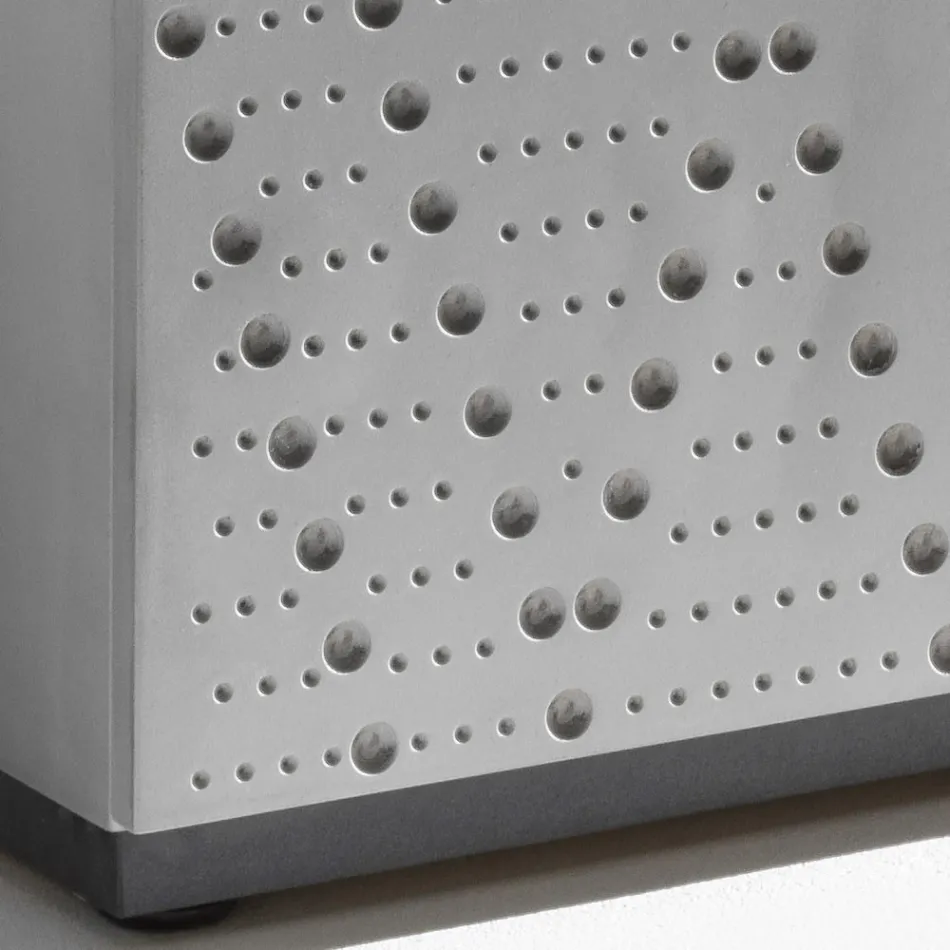 Komoda z 3 drzwiami i 3 półkami wewnętrznymi, dekoracja z odlewanego aluminium - Skorpion Viadurini