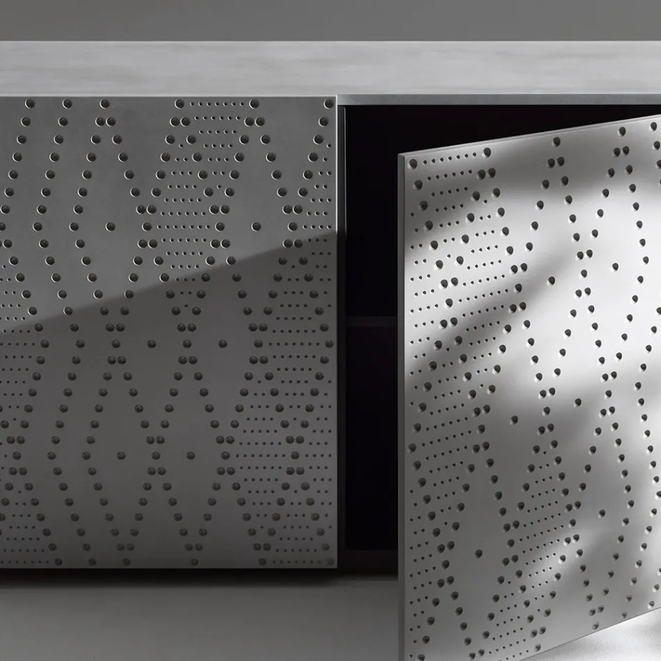 Komoda z 3 drzwiami i 3 półkami wewnętrznymi, dekoracja z odlewanego aluminium - Skorpion Viadurini