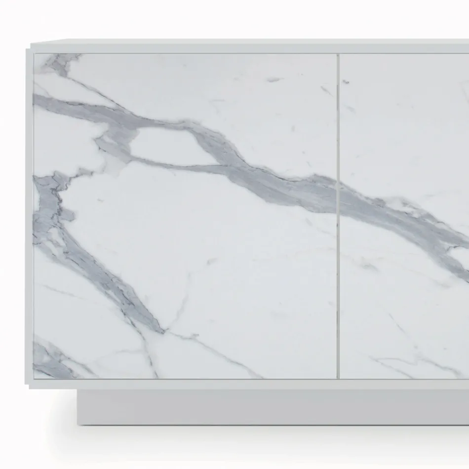 Kredens z 3 drzwiami i lakierowaną i laminowaną konstrukcją Wyprodukowano we Włoszech - Ferrara Viadurini