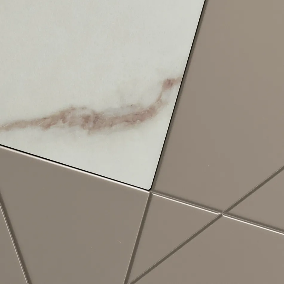 Komoda z 4 drzwiami z lakierowanej płyty MDF z pantografem i wstawkami ze szkła imitującego marmur - Danila Viadurini