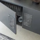 Kredens do salonu z 2 lub 3 drzwiami i szklanymi wstawkami Made in Italy - Olivo Viadurini