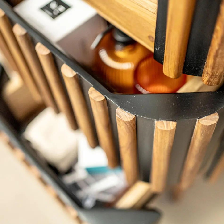 Kolumnowa szafka łazienkowa wykonana z litego drewna tekowego i mahoniu - Plumeria Viadurini