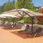 Parasol aluminiowy z białym lub antracytowym ramieniem 350x350 cm - Lapillo Viadurini