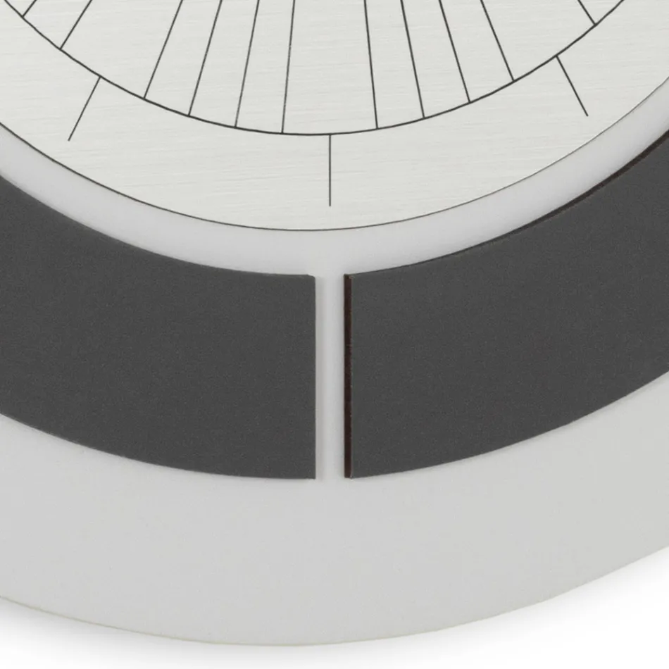 Zegar z ramą reliefową i polipropylenem w różnych kolorach - Lunarium Viadurini