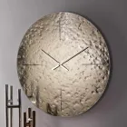 Zegar ścienny z falistym szkłem topionym i mosiężnymi wskazówkami - Radia Viadurini