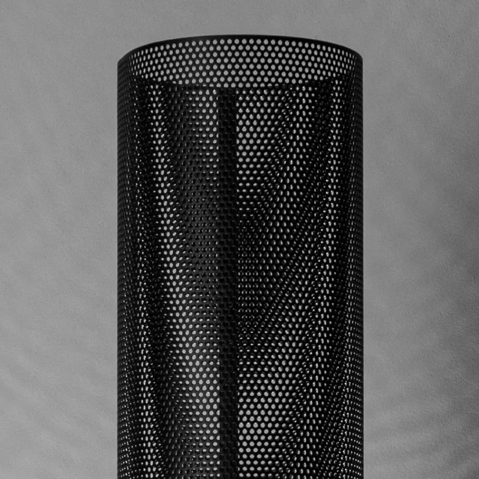 Lampa podłogowa z perforowanym metalowym dyfuzorem Made in Italy - Come Viadurini