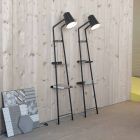 Lampa podłogowa do salonu z białego lub matowego czarnego metalu z półkami - Butler Viadurini