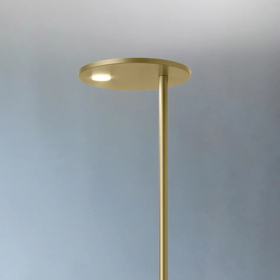 Lampa podłogowa z metalu z różnymi wykończeniami, wyprodukowana we Włoszech - Lumi Viadurini