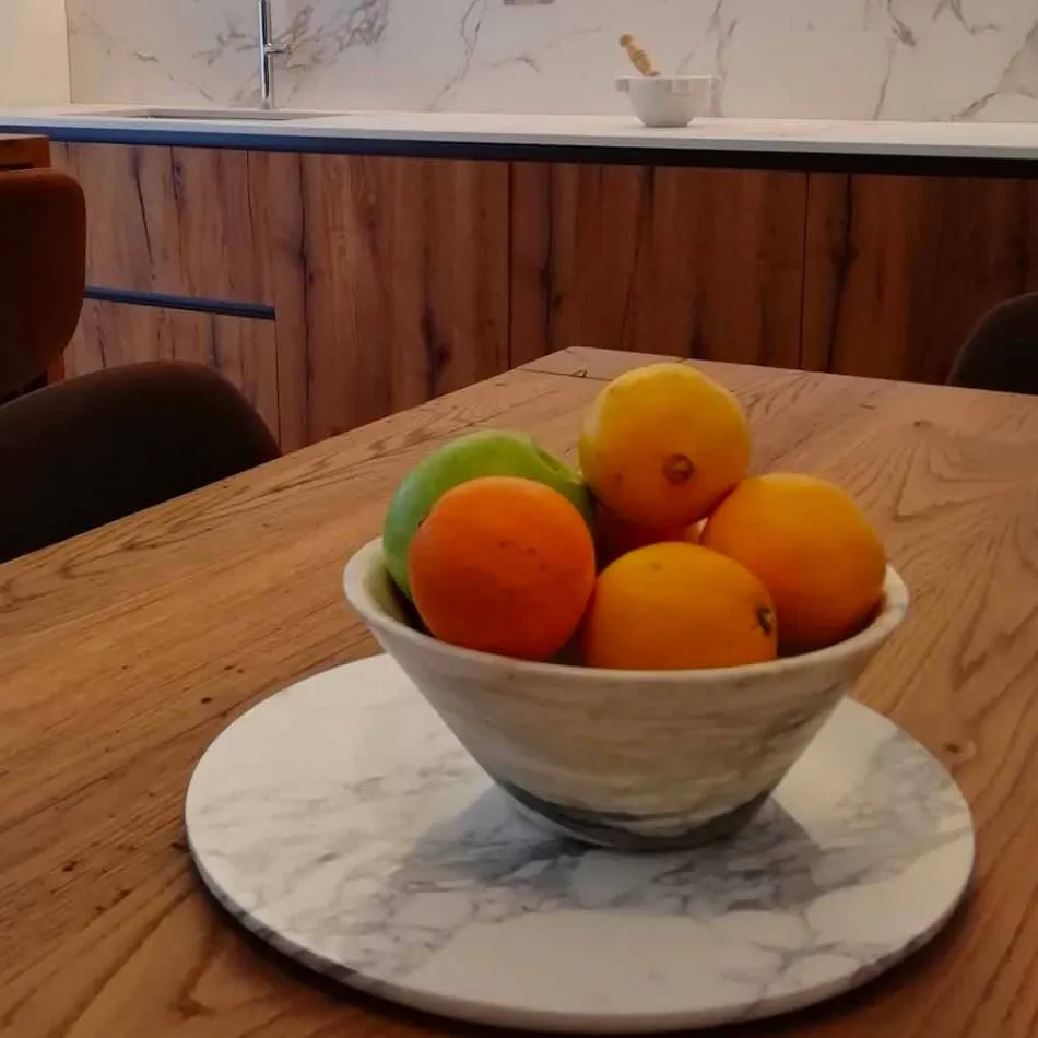 Okrągły talerz do serwowania z białego marmuru z Carrary Made in Italy - Kamil Viadurini