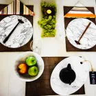 Okrągły talerz do serwowania z białego marmuru z Carrary Made in Italy - Kamil Viadurini