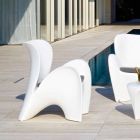Zaprojektuj kolorowy plastikowy fotel do użytku na zewnątrz lub do wewnątrz - Lily by Myyour Viadurini