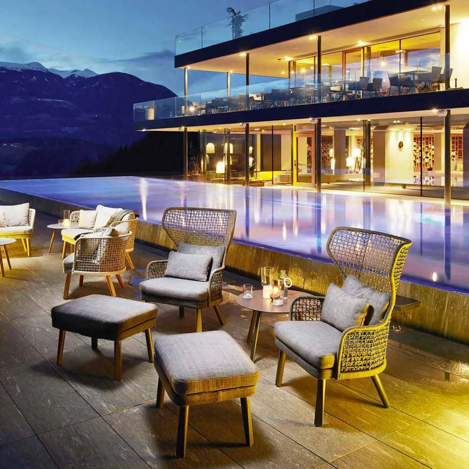 Tapicerowany fotel Varaschin Emma o nowoczesnym designie Viadurini