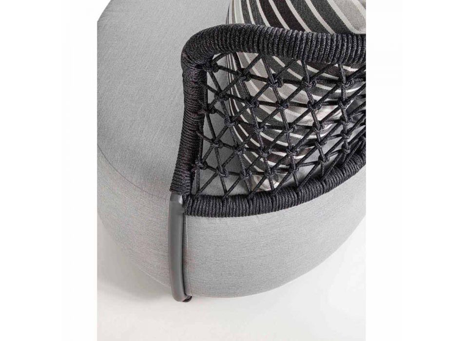 Fotel ogrodowy tapicerowany wodoodporną gumą z oparciem z siatki - Orosei Viadurini