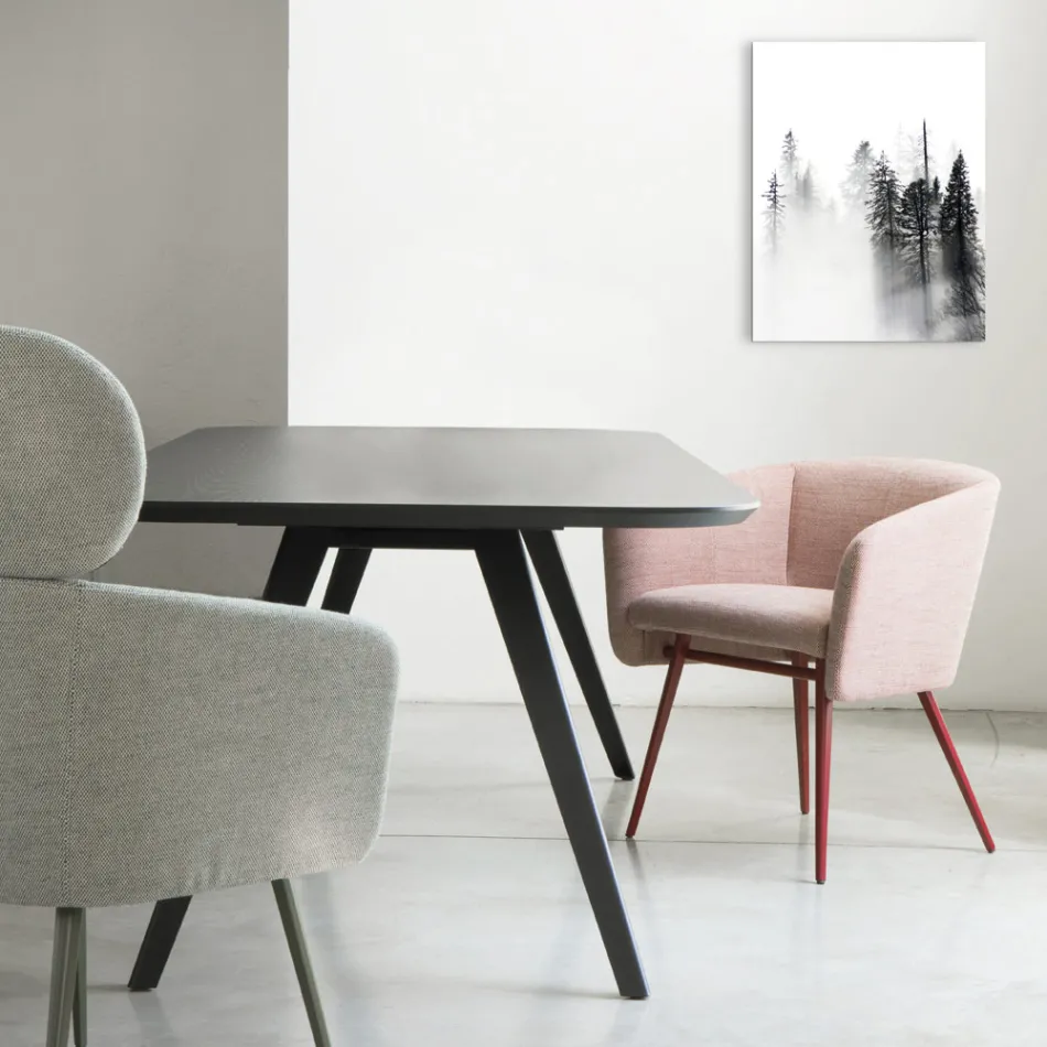 Wysokiej jakości fotel z tkaniny z metalową podstawą wyprodukowany we Włoszech - Bergen Viadurini