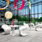 Fotel wewnętrzny lub zewnętrzny z białego polietylenu - Petra by Myyour Viadurini