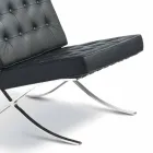 Fotel Morella z ekoskóry z guzikami i chromowaną strukturą Viadurini