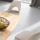 Fotel do salonu z różnych tkanin z drewnianą skorupą - Edgar Viadurini