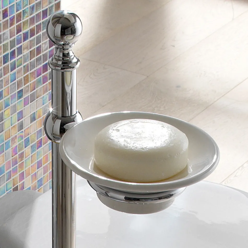 Podłogowy wieszak na ręczniki z zabytkowym mosiądzem i ceramiczną mydelniczką - Rouen Viadurini