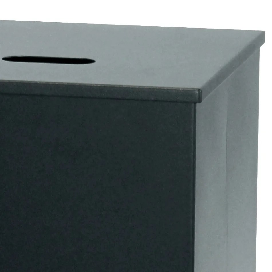 Kwadratowy uchwyt na pellet ze stali malowanej na czarno i kółka Made in Italy - Parrot Viadurini