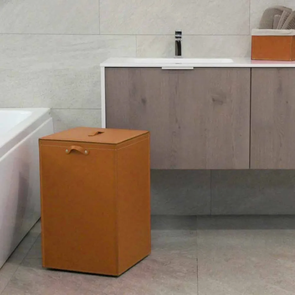 Skórzany kosz na bieliznę z kwadratową podstawą David, wykonany we Włoszech Viadurini