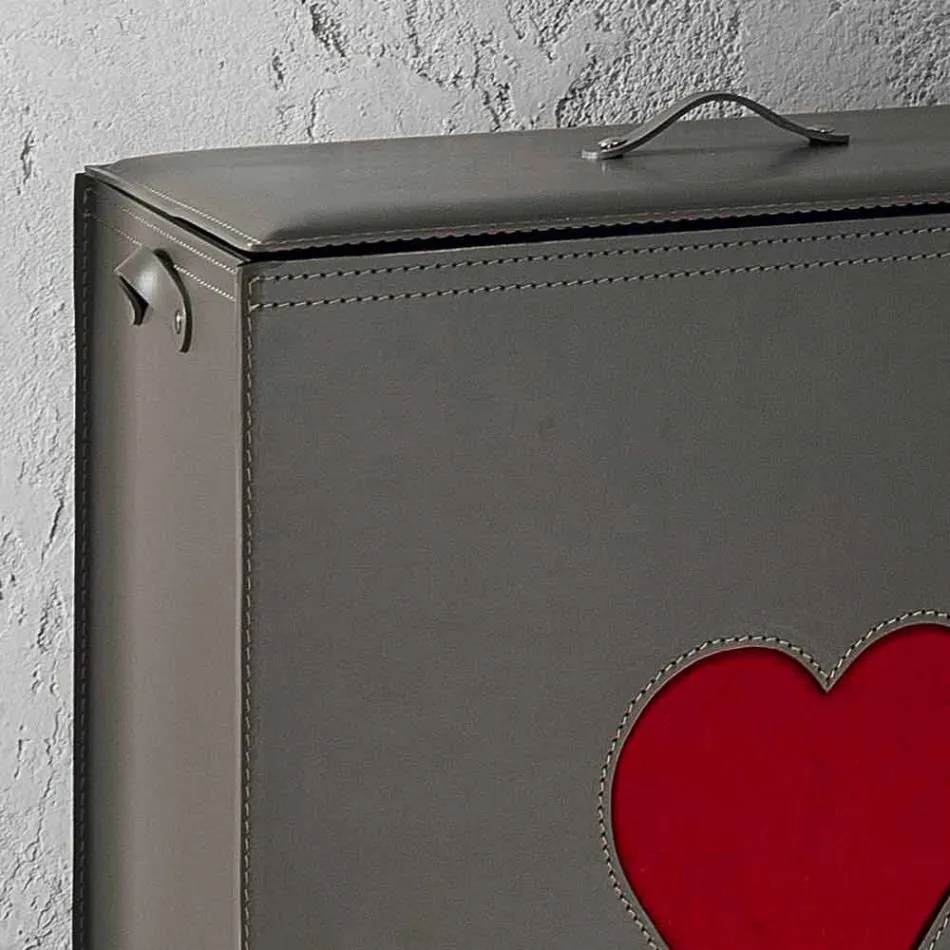 Współczesny skórzany kosz na bieliznę wykonany we Włoszech Adele, wkładka do serca Viadurini