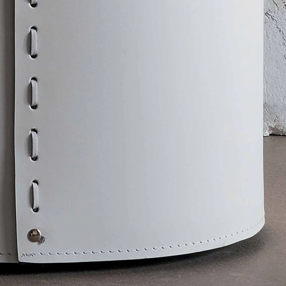 Owalny kosz na bieliznę ze skóry regenerowanej Riky wyprodukowanej we Włoszech Viadurini