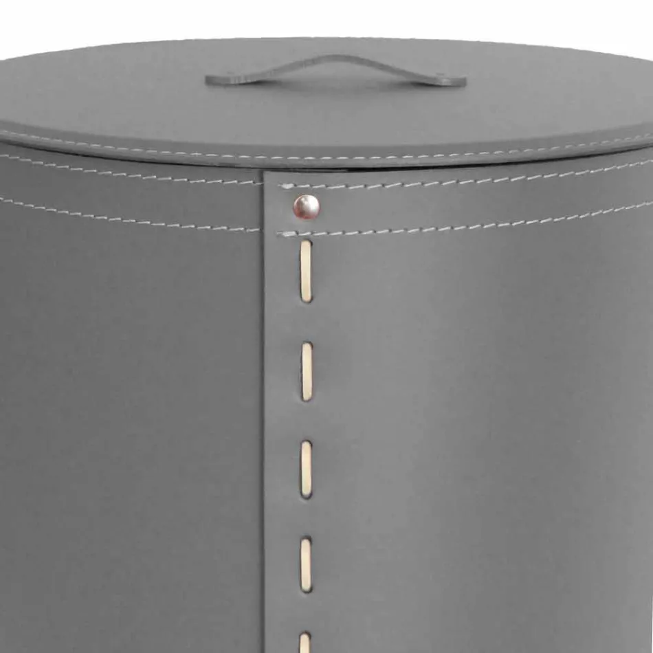 Owalny kosz na bieliznę ze skóry regenerowanej Riky wyprodukowanej we Włoszech Viadurini