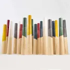 Nowoczesny świecznik z litego drewna sosnowego z kolorowymi detalami - Candor Viadurini