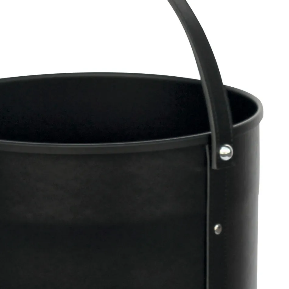 Okrągły uchwyt na drewno z ekoskóry na kółkach Made in Italy - Chameleon Viadurini