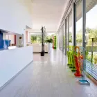 Stojak na parasole o nowoczesnym designie wykonany z metakrylanu Colarato Wyprodukowano we Włoszech - Tato Viadurini