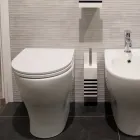 Uchwyt na szczotkę toaletową z białego Corianu lub z czarną wkładką Made in Italy - Elono Viadurini